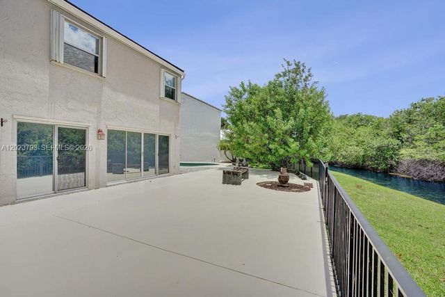 21461 Sawmill Ct, Boca Raton, FL 33498