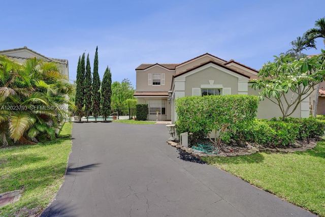 21461 Sawmill Ct, Boca Raton, FL 33498