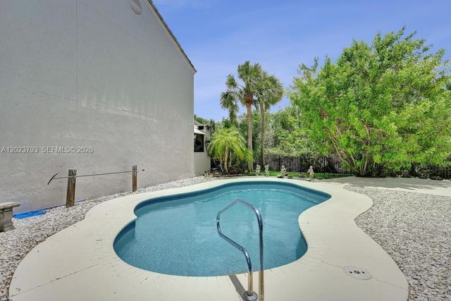 21461 Sawmill Ct, Boca Raton, FL 33498