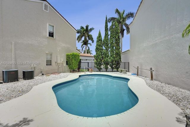 21461 Sawmill Ct, Boca Raton, FL 33498
