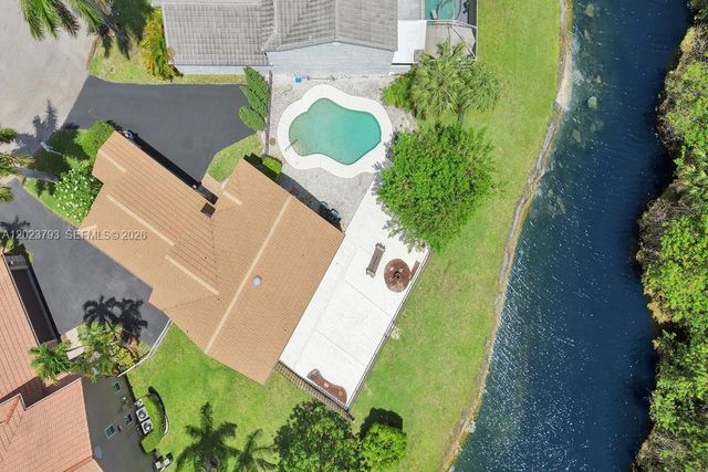 21461 Sawmill Ct, Boca Raton, FL 33498