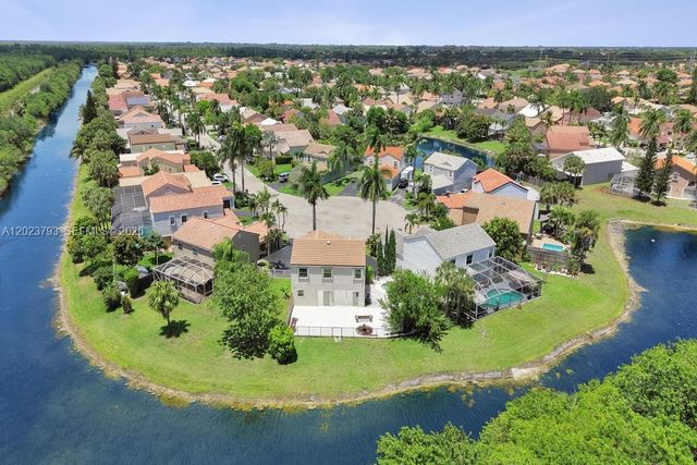 21461 Sawmill Ct, Boca Raton, FL 33498