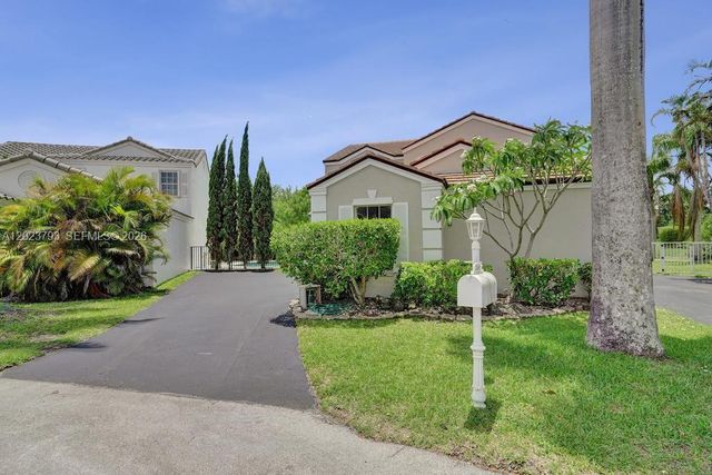 21461 Sawmill Ct, Boca Raton, FL 33498