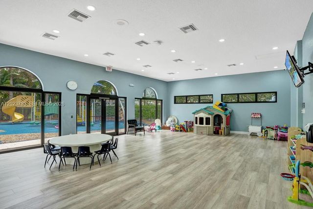 21461 Sawmill Ct, Boca Raton, FL 33498