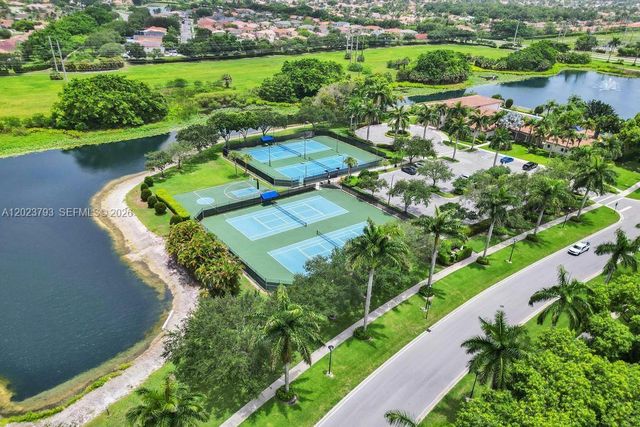 21461 Sawmill Ct, Boca Raton, FL 33498