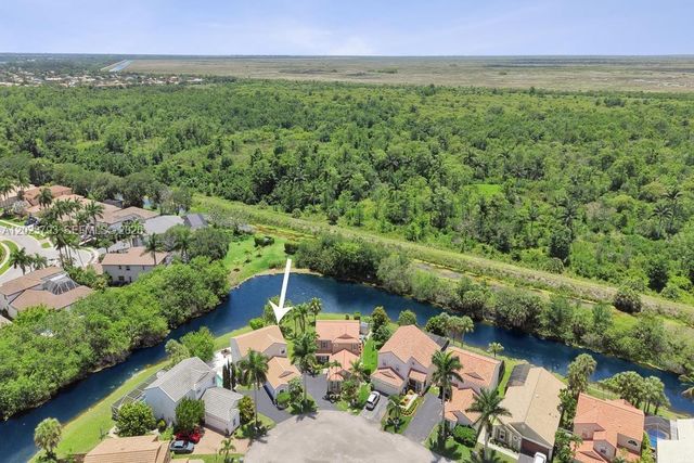 21461 Sawmill Ct, Boca Raton, FL 33498
