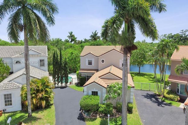 21461 Sawmill Ct, Boca Raton, FL 33498