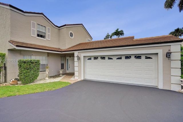 21461 Sawmill Ct, Boca Raton, FL 33498