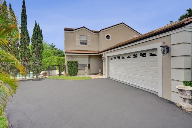21461 Sawmill Ct, Boca Raton, FL 33498