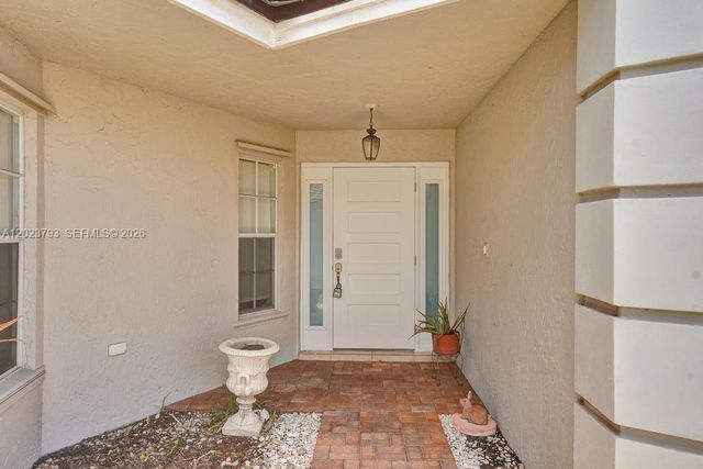 21461 Sawmill Ct, Boca Raton, FL 33498