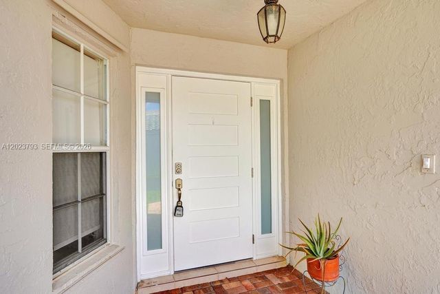 21461 Sawmill Ct, Boca Raton, FL 33498