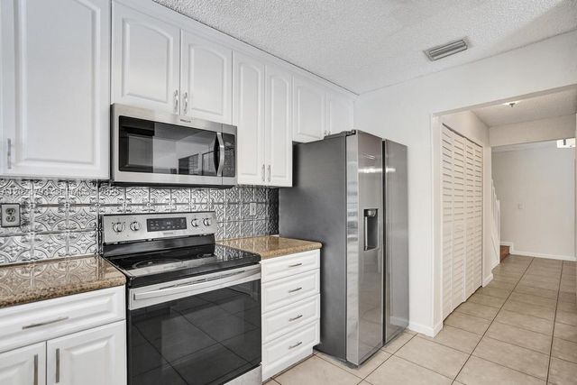 21461 Sawmill Ct, Boca Raton, FL 33498