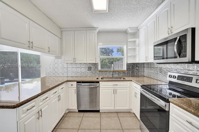 21461 Sawmill Ct, Boca Raton, FL 33498