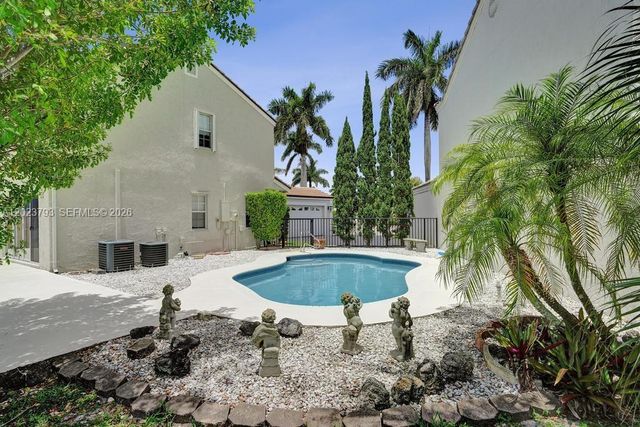21461 Sawmill Ct, Boca Raton, FL 33498