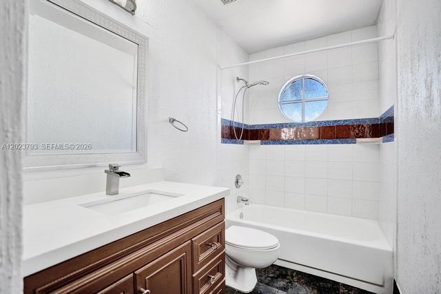 21461 Sawmill Ct, Boca Raton, FL 33498