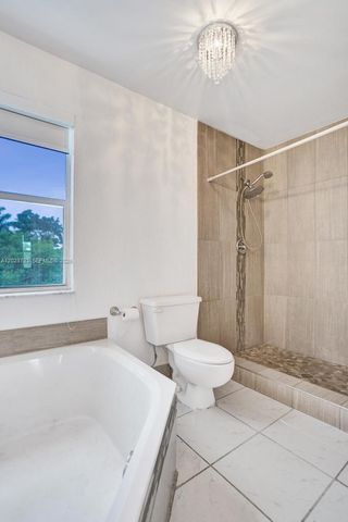 21461 Sawmill Ct, Boca Raton, FL 33498