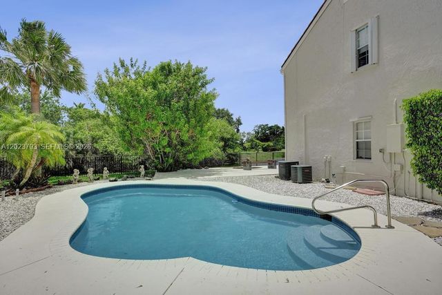 21461 Sawmill Ct, Boca Raton, FL 33498