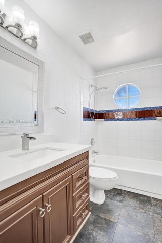 21461 Sawmill Ct, Boca Raton, FL 33498