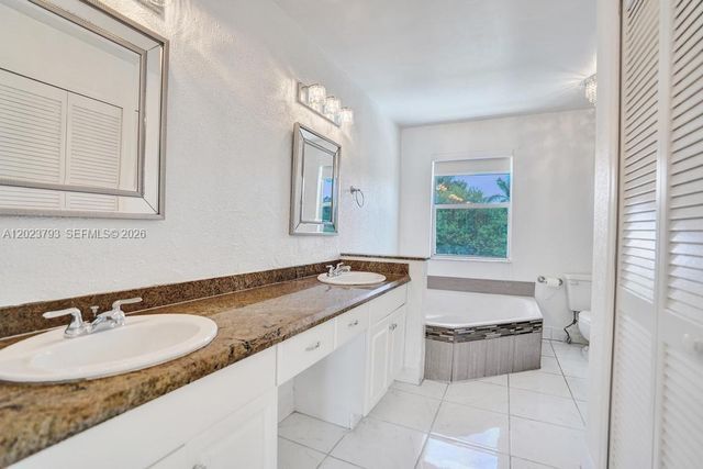 21461 Sawmill Ct, Boca Raton, FL 33498