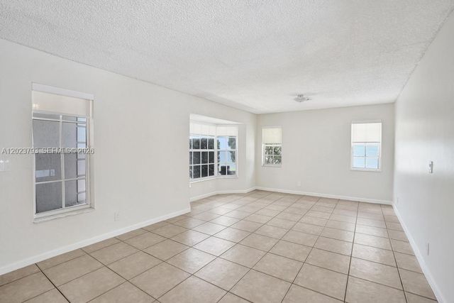 21461 Sawmill Ct, Boca Raton, FL 33498