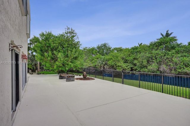21461 Sawmill Ct, Boca Raton, FL 33498