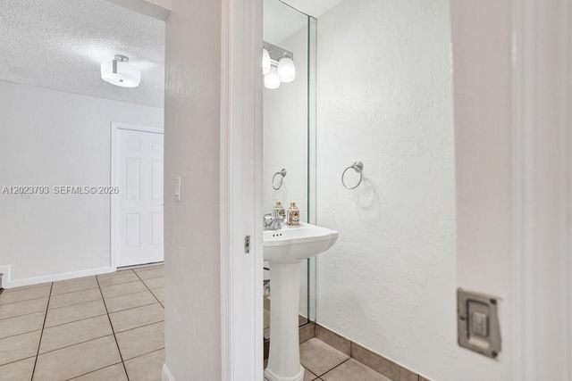 21461 Sawmill Ct, Boca Raton, FL 33498