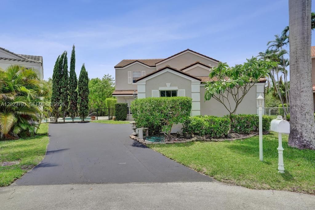 21461 Sawmill Ct, Boca Raton, FL 33498
