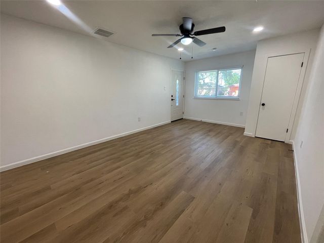 2825 8th Avenue N, Texas City, TX 77590