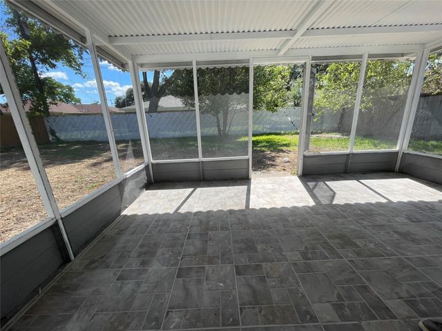 2825 8th Avenue N, Texas City, TX 77590