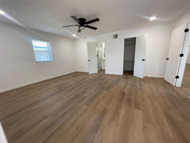 2825 8th Avenue N, Texas City, TX 77590