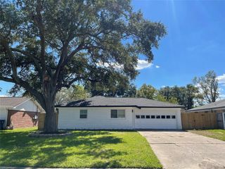 2825 8th Avenue N, Texas City, TX 77590