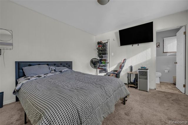 16504 Collinson Avenue, Eastpointe, MI 48021