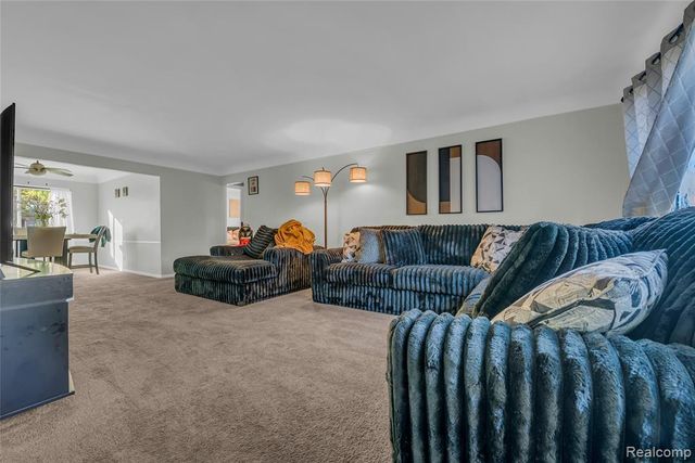 16504 Collinson Avenue, Eastpointe, MI 48021