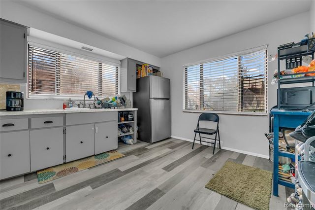 16504 Collinson Avenue, Eastpointe, MI 48021