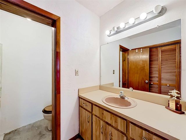 211 NW MONROE CIRCLE N, St Petersburg, FL 33702