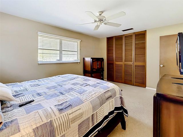 211 NW MONROE CIRCLE N, St Petersburg, FL 33702