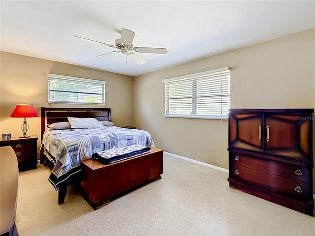 211 NW MONROE CIRCLE N, St Petersburg, FL 33702