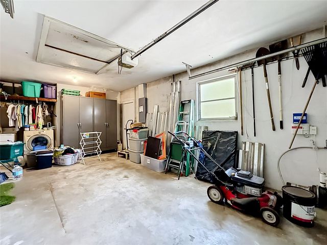211 NW MONROE CIRCLE N, St Petersburg, FL 33702