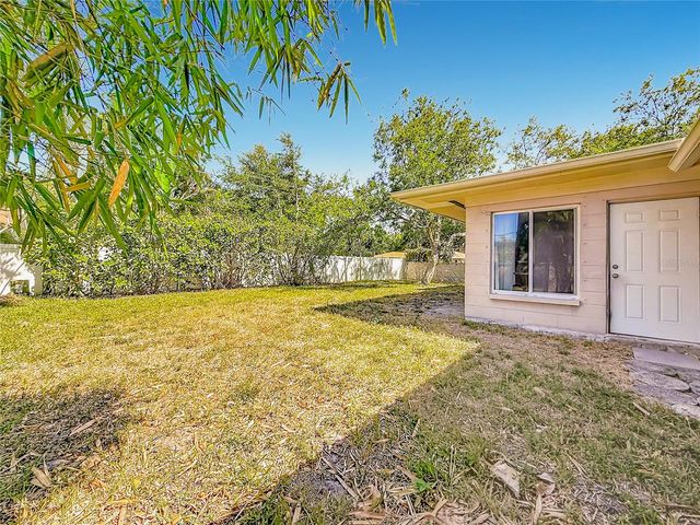 211 NW MONROE CIRCLE N, St Petersburg, FL 33702