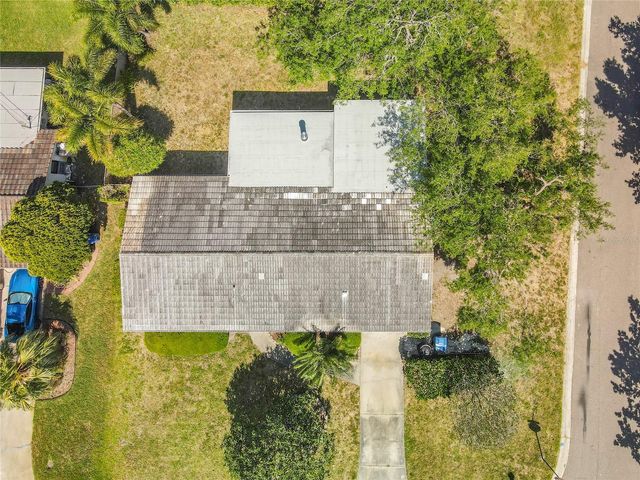 211 NW MONROE CIRCLE N, St Petersburg, FL 33702