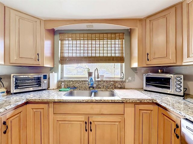 211 NW MONROE CIRCLE N, St Petersburg, FL 33702
