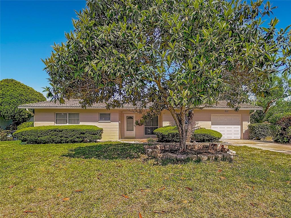 211 NW MONROE CIRCLE N, St Petersburg, FL 33702