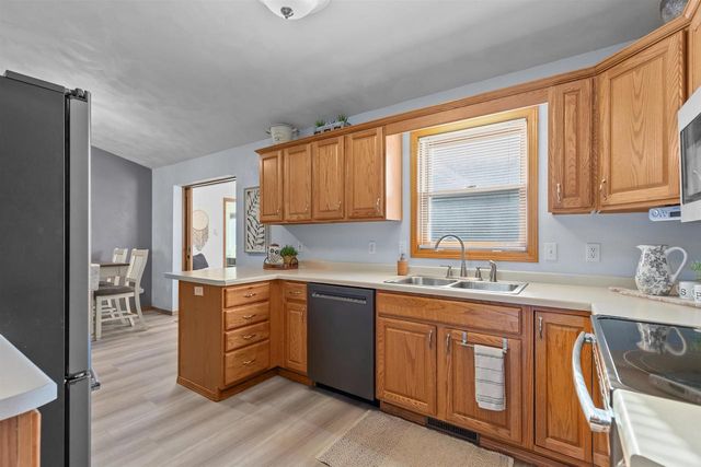 149 W ELM DRIVE, Little Chute, WI 54140