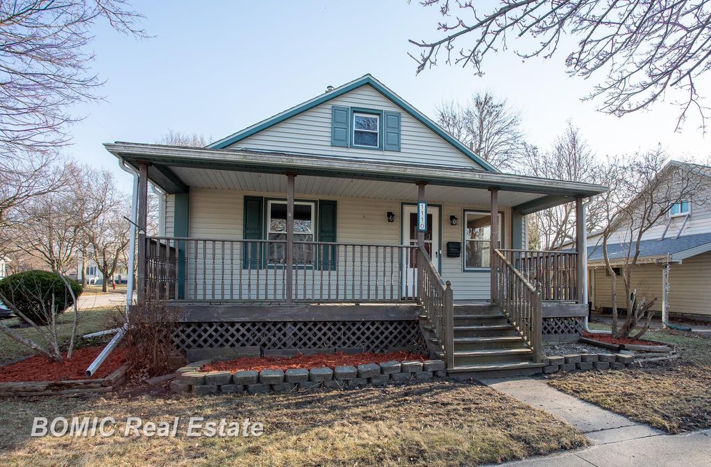 1110 Dunbar Street, Essexville, MI 48732