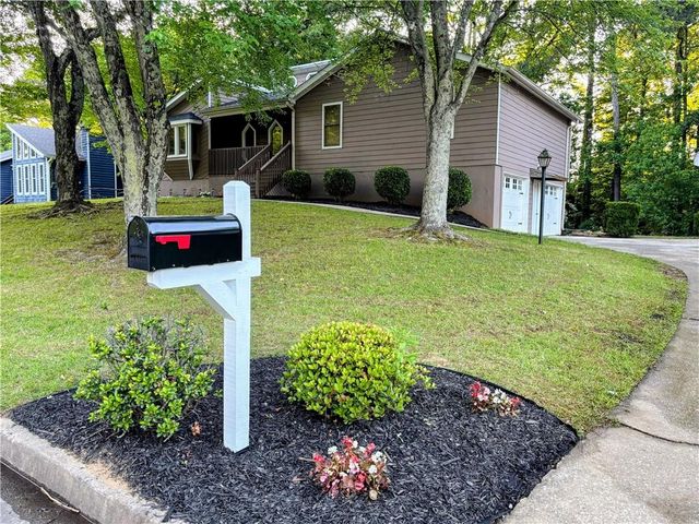 3521 Birchwood Trail, Snellville, GA 30078