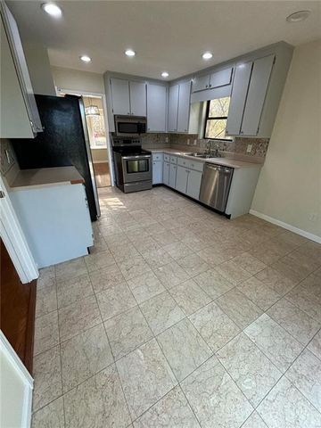3521 Birchwood Trail, Snellville, GA 30078