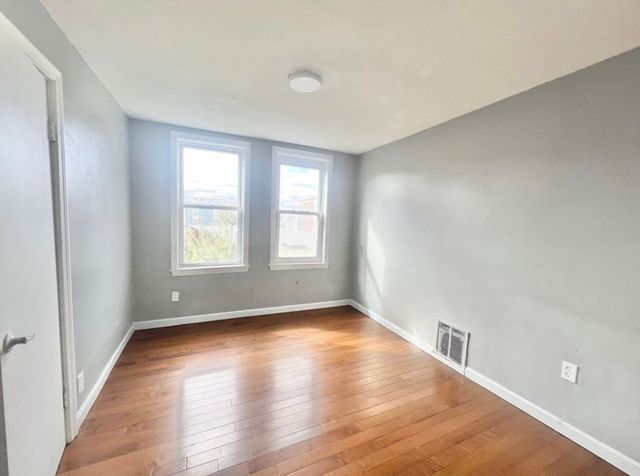 37 Maverick St 3, Chelsea, MA 02150