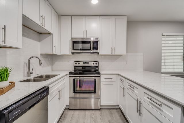 5444 Gaston Avenue 204, Dallas, TX 75214