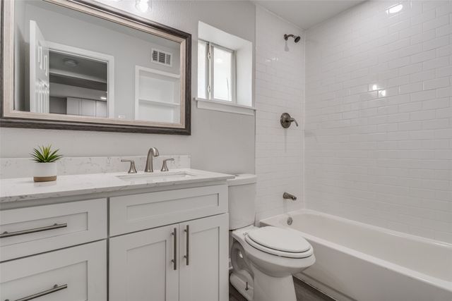 5444 Gaston Avenue 204, Dallas, TX 75214