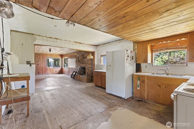 305 N Nenant Street, Bucoda, WA 98530